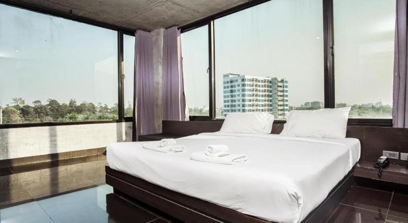 B2 Black Business And Budget Hotel Чіангмай Екстер'єр фото