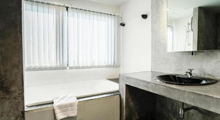 B2 Black Business And Budget Hotel Чіангмай Екстер'єр фото